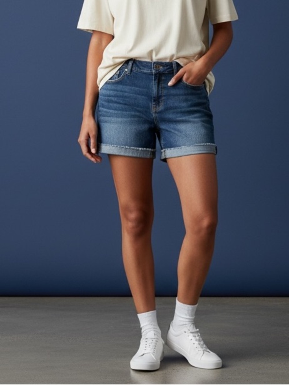Kenzie, Denim Jean Shorts, with frayed cuff, size 12/31